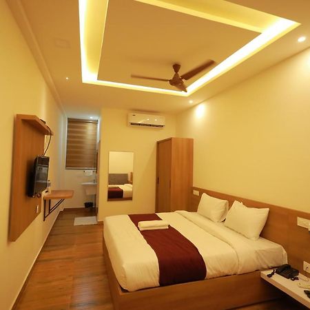 Hydepark Regency Hotel Palakkad Luaran gambar