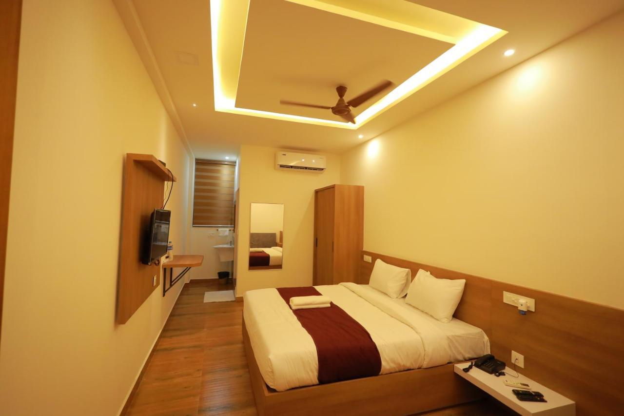 Hydepark Regency Hotel Palakkad Luaran gambar