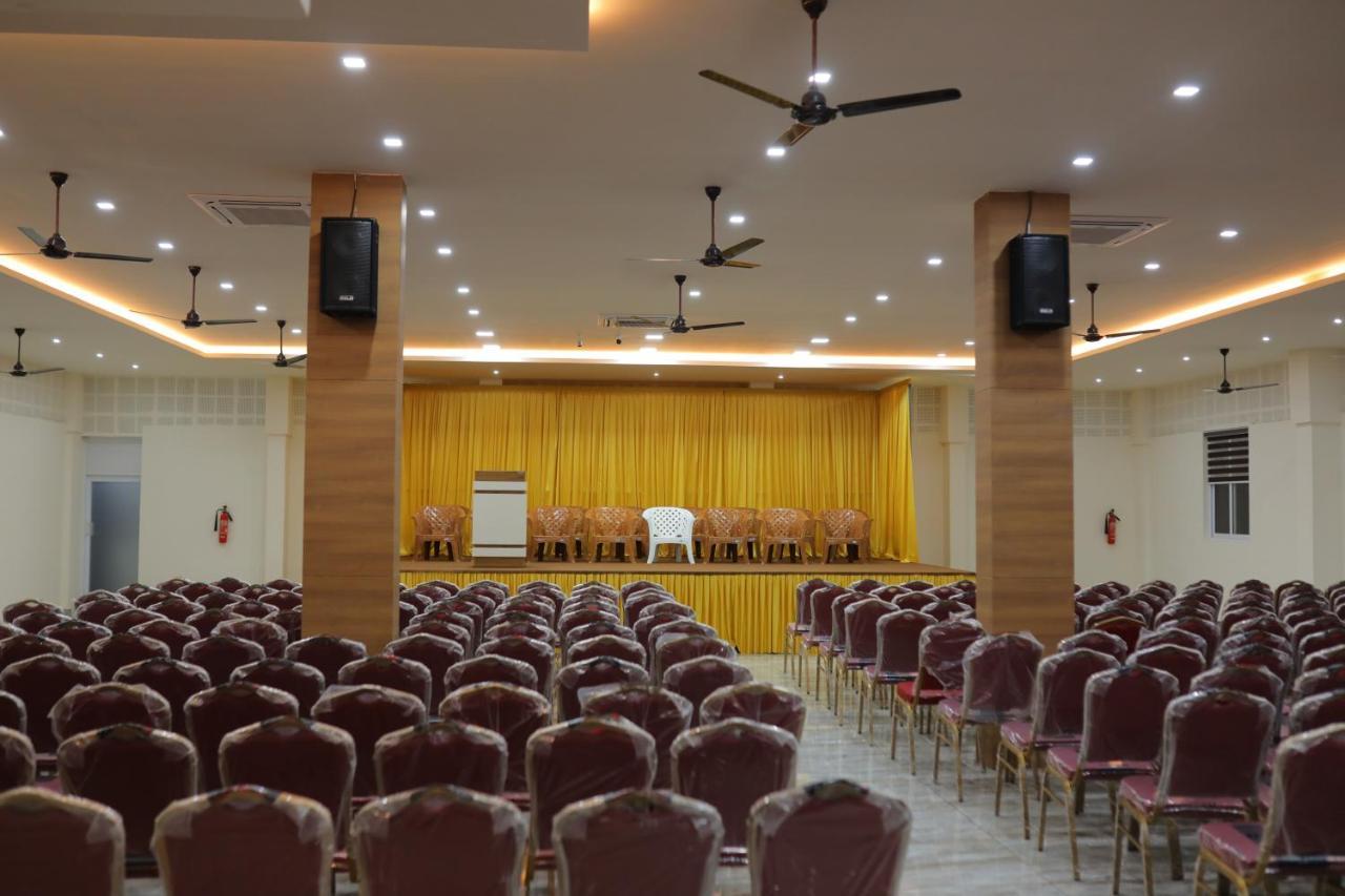 Hydepark Regency Hotel Palakkad Luaran gambar