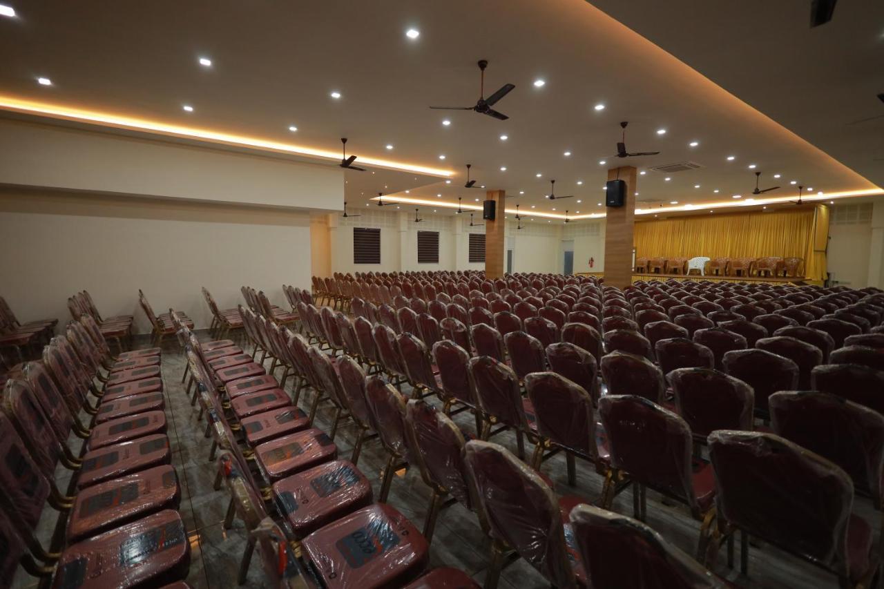 Hydepark Regency Hotel Palakkad Luaran gambar