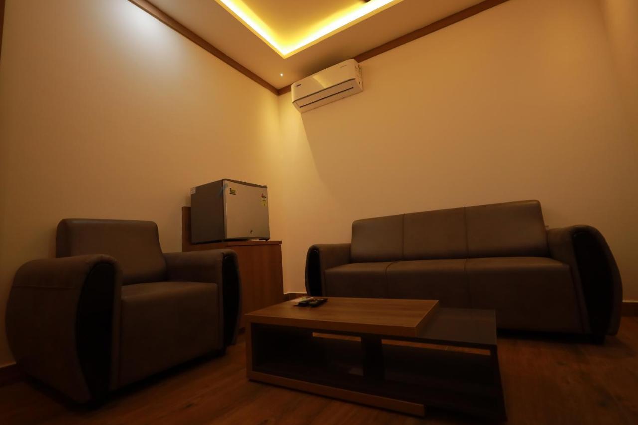 Hydepark Regency Hotel Palakkad Luaran gambar