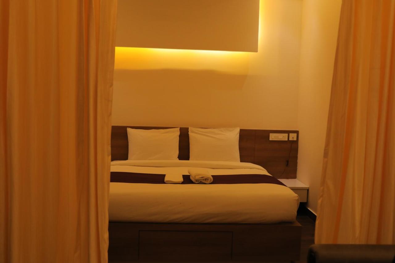 Hydepark Regency Hotel Palakkad Luaran gambar