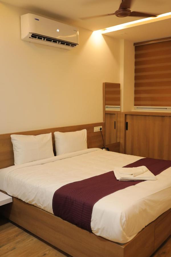 Hydepark Regency Hotel Palakkad Luaran gambar