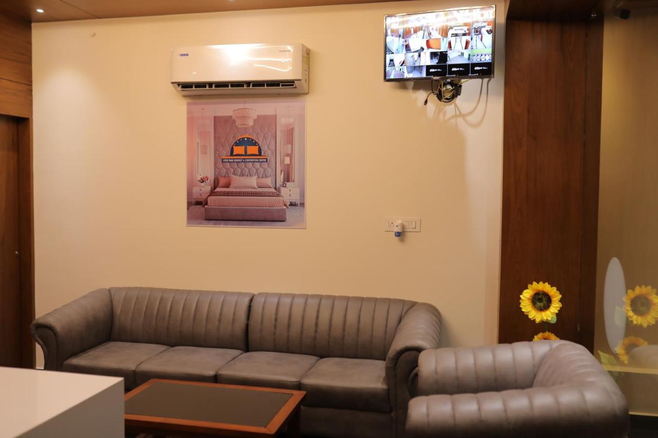 Hydepark Regency Hotel Palakkad Luaran gambar